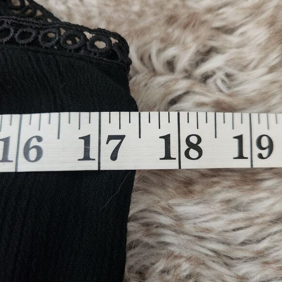 Charlotte Russe Crochet Lace Flutter Sleeve Halter Style Mini Dress Black Medium - Picture 8 of 9